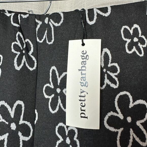 2/$30 Pretty Garbage Pull On Flare Pants Size M 70s Retro Hippie Boho Flowers - Picture 7 of 10